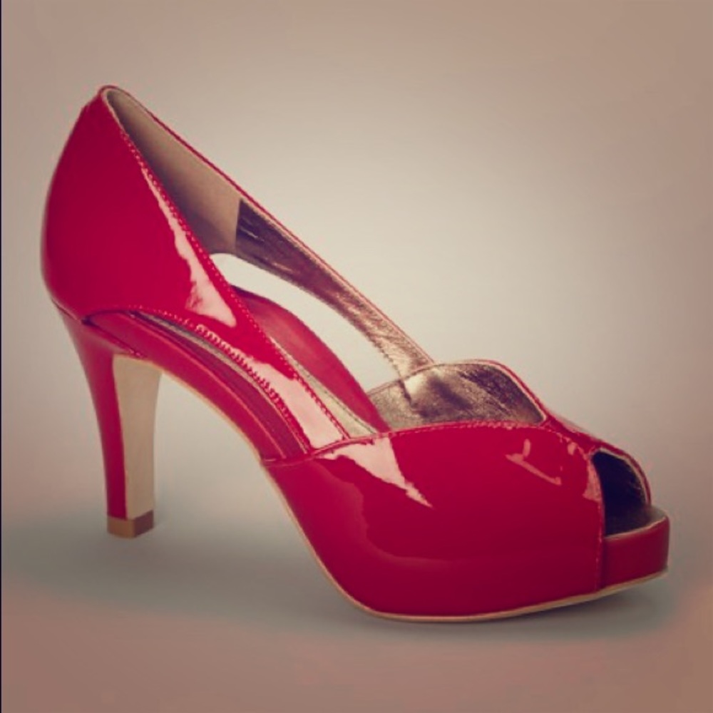 Dana Davis Red Patent Leather Peep Toe Pump size 8